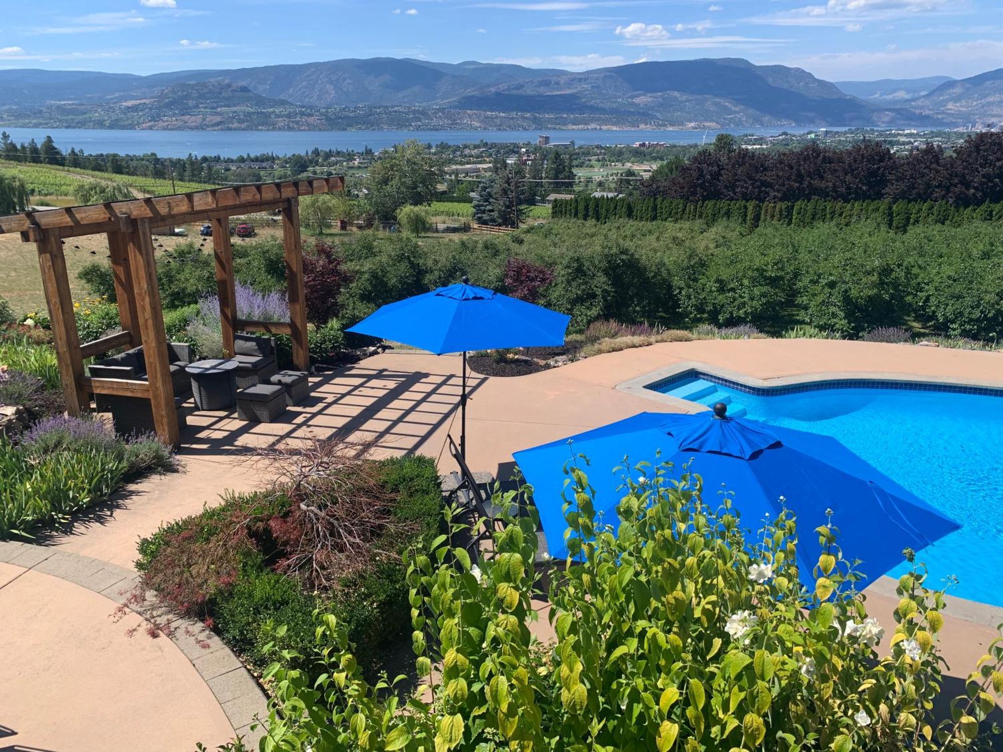 Villa Crawford View Kelowna Exterior foto
